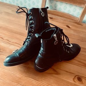 ❌SOLD❌ THE WISHBONE COLLECTION Combat boots